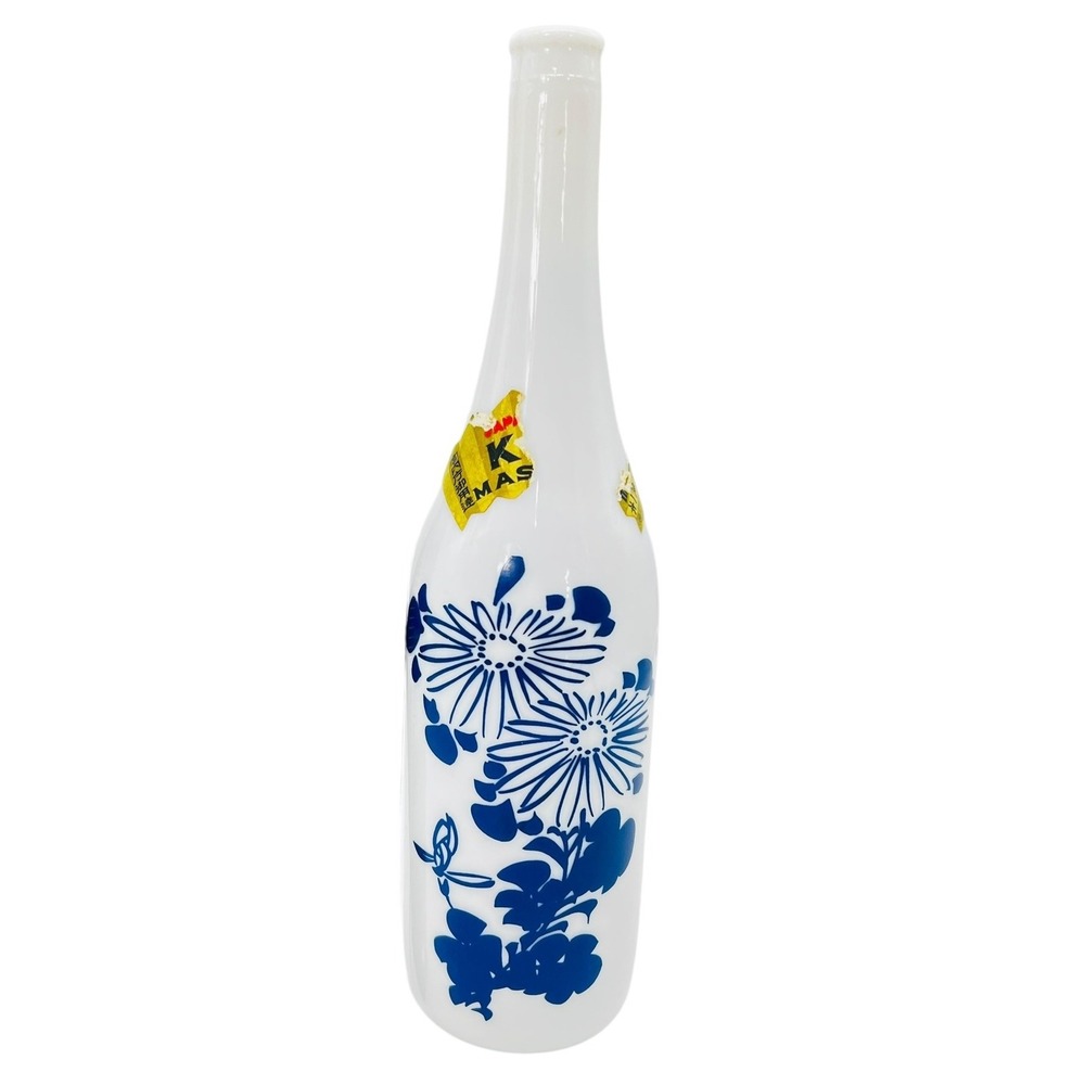 Vintage Kiku-Masamune Sake Milk Glass White Japanese Decorative Blue Flowers‎